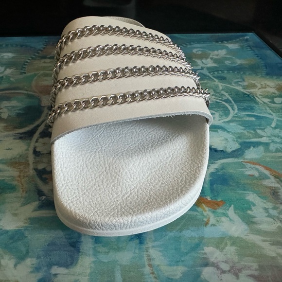 Barney's NY Women's White Leather W/ Chain Detail Slides - NEW - Picture 4 of 8